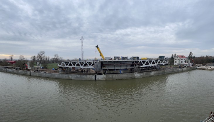 Budowa mostu obrotowego w Nowakowie. Fot. mat. pras. Urząd Morski w Gdyni